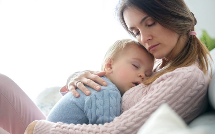saude-mental-materna-mae-com-bebe-no-colo
