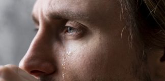 homem-com-traumas-emocionais